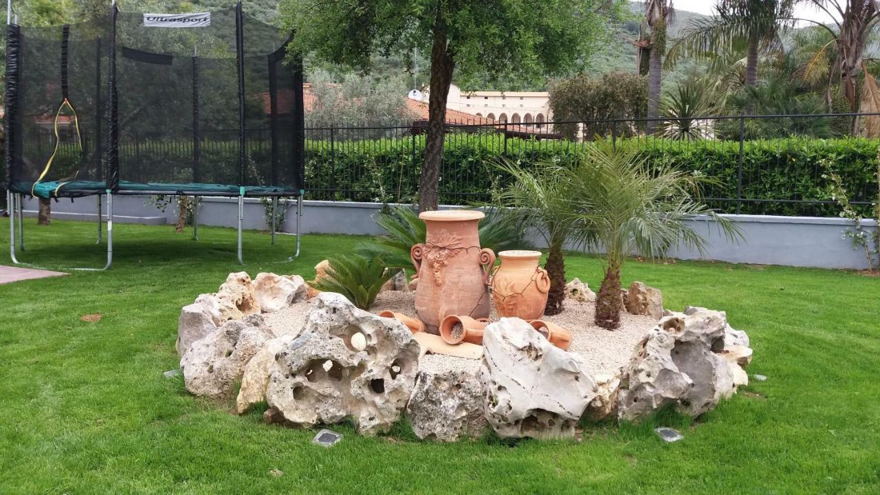 Arcobaleno Apartment Fondi Bagian luar foto