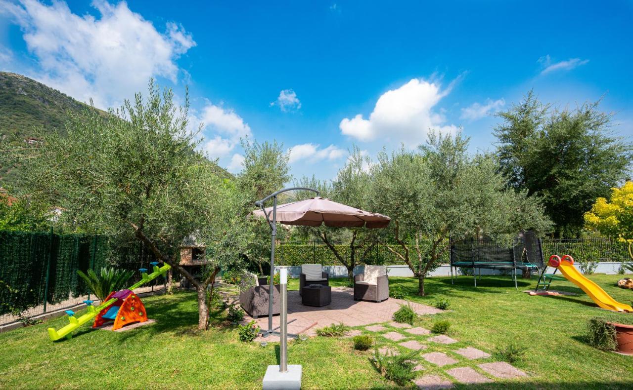 Arcobaleno Apartment Fondi Bagian luar foto
