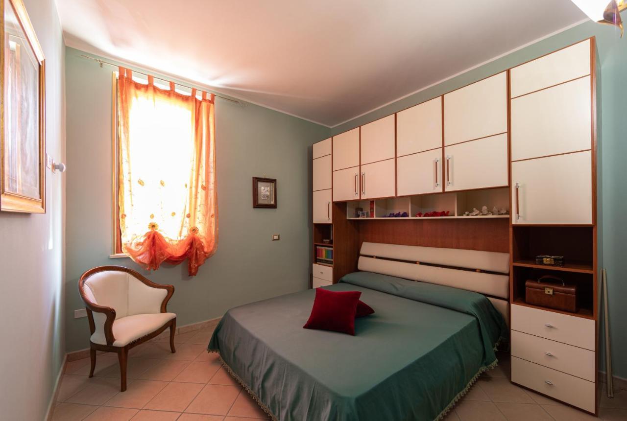 Arcobaleno Apartment Fondi Bagian luar foto
